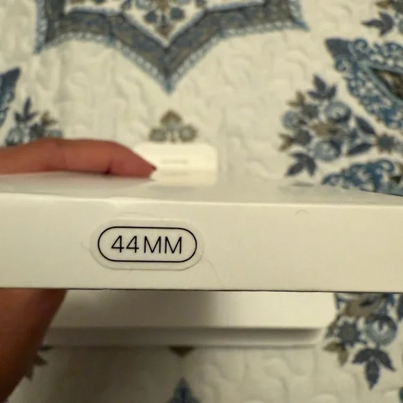 44 mm brand new Apple white watch straps, sport band. - Picture 2 of 4